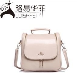青春物語 路易華菲學(xué)院風(fēng)雙肩包，可愛與實(shí)用的完美融合